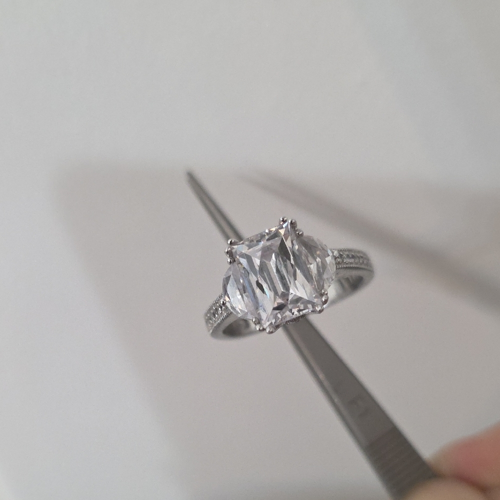 Radiant Silver Women's Ring with Clear Gemstone